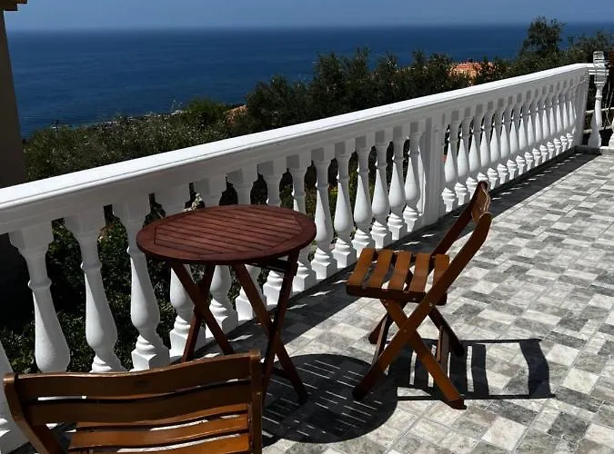 בית הארחה Traditional Old House 3*