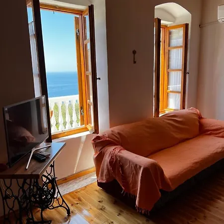 Traditional Old House Guest house Dhermi